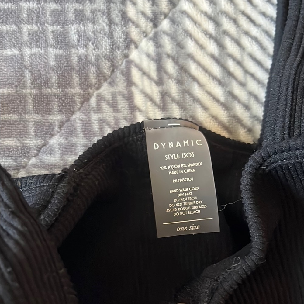 Dynamic Black Ribbed Bustier - Picture 2 of 5